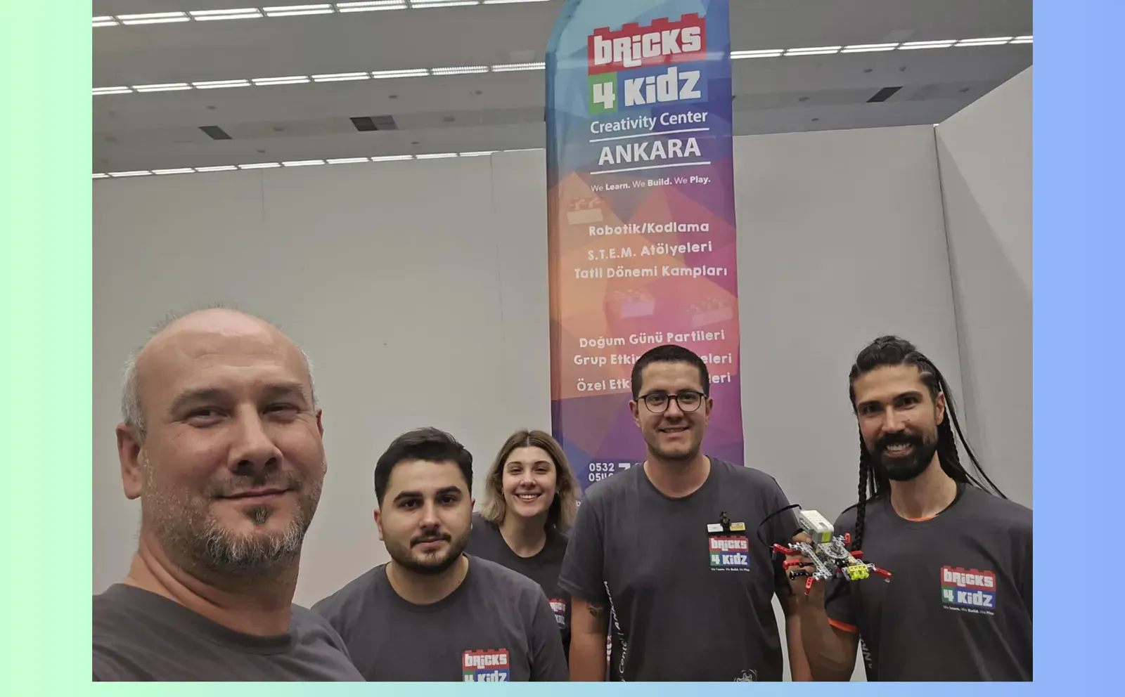 Bricks 4 Kidz® Ankara ekibi etkinlik alanında