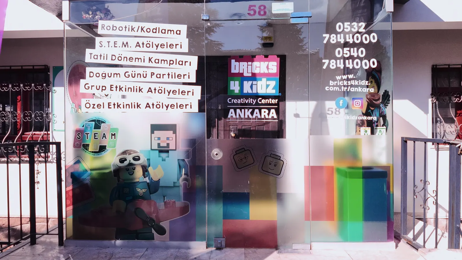 Bricks 4 Kidz® Ankara merkezinin girişi